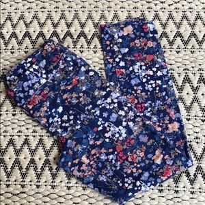 Chico’s Blue Floral Jegging Chico Size 0/US Size 4